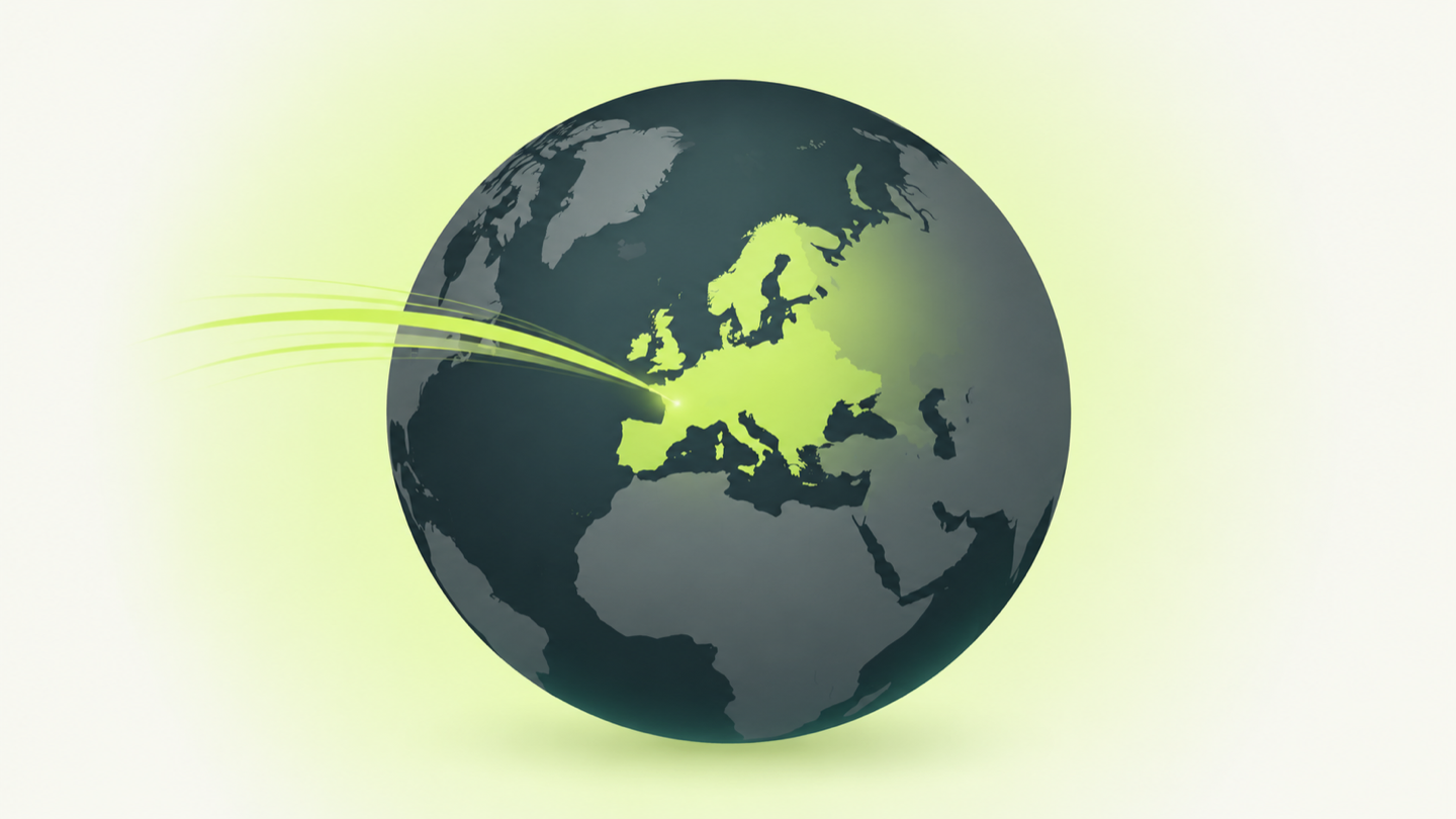 Geometryczny glob z Europą podświetloną na limonkowo i smugą ruchu docierającą do kontynentu