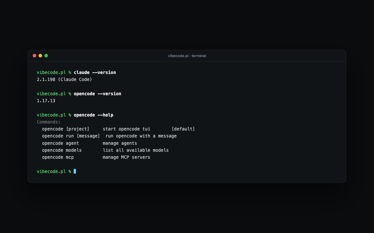 Terminal z realnym outputem poleceń claude --version, claude --help, opencode --version i opencode --help