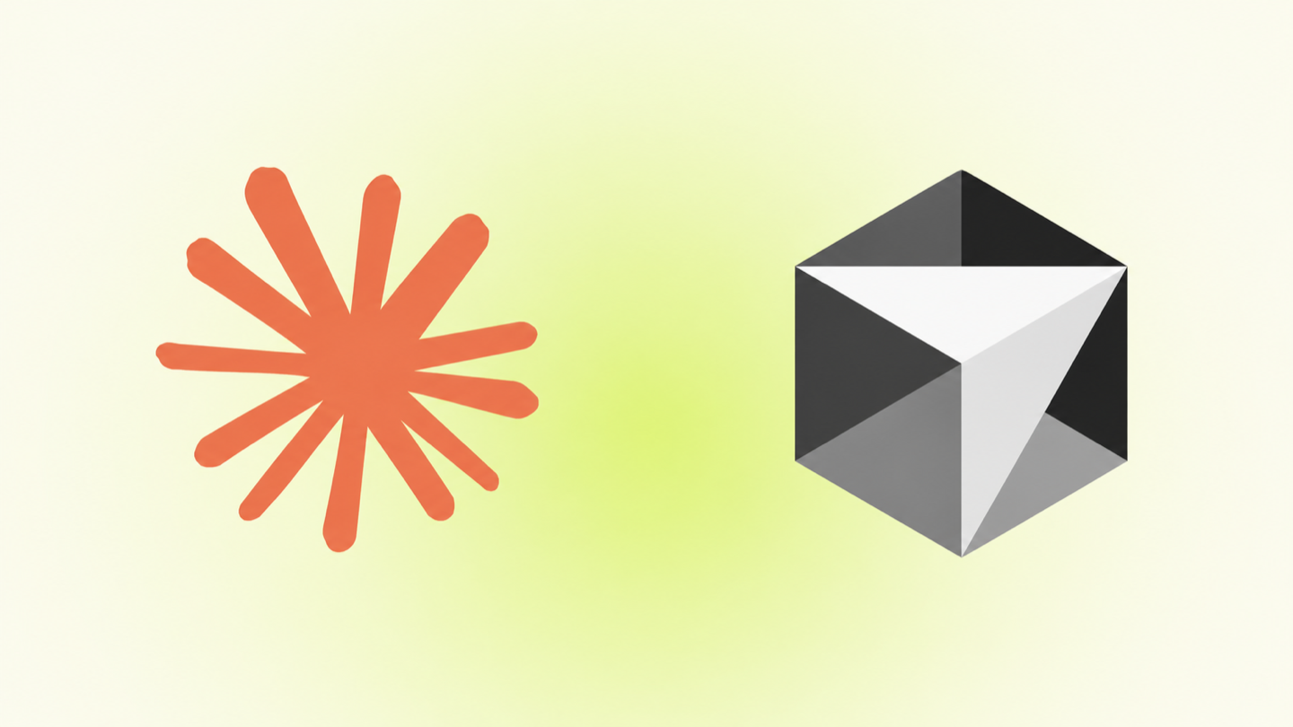 Logo Claude i logo Cursora naprzeciwko siebie na jasnym tle z limonkowym gradientem